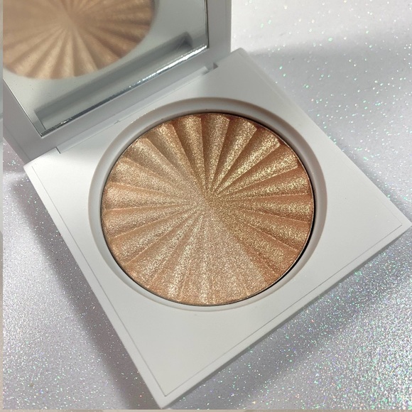 Ofra Highlighter Milk & Cookies - Picture 2 of 5
